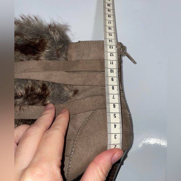 ALDO | Faux fur and faux suede strappy brown ankle boots with 10 cm thin heel - Picture 5 of 12